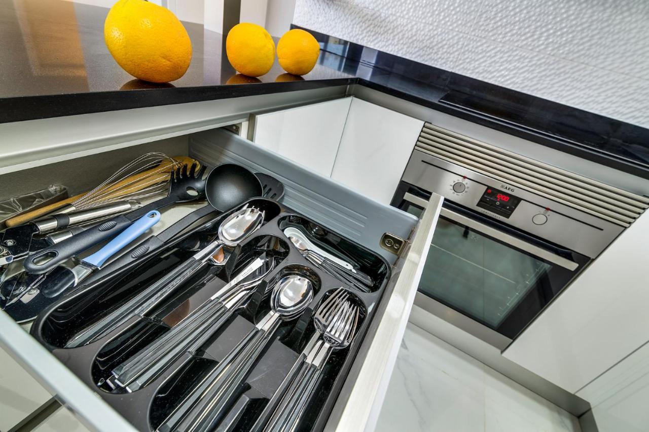Infinity Sunny View Deluxe Apartment อาเรนาเลส เดล ซอล ภายนอก รูปภาพ